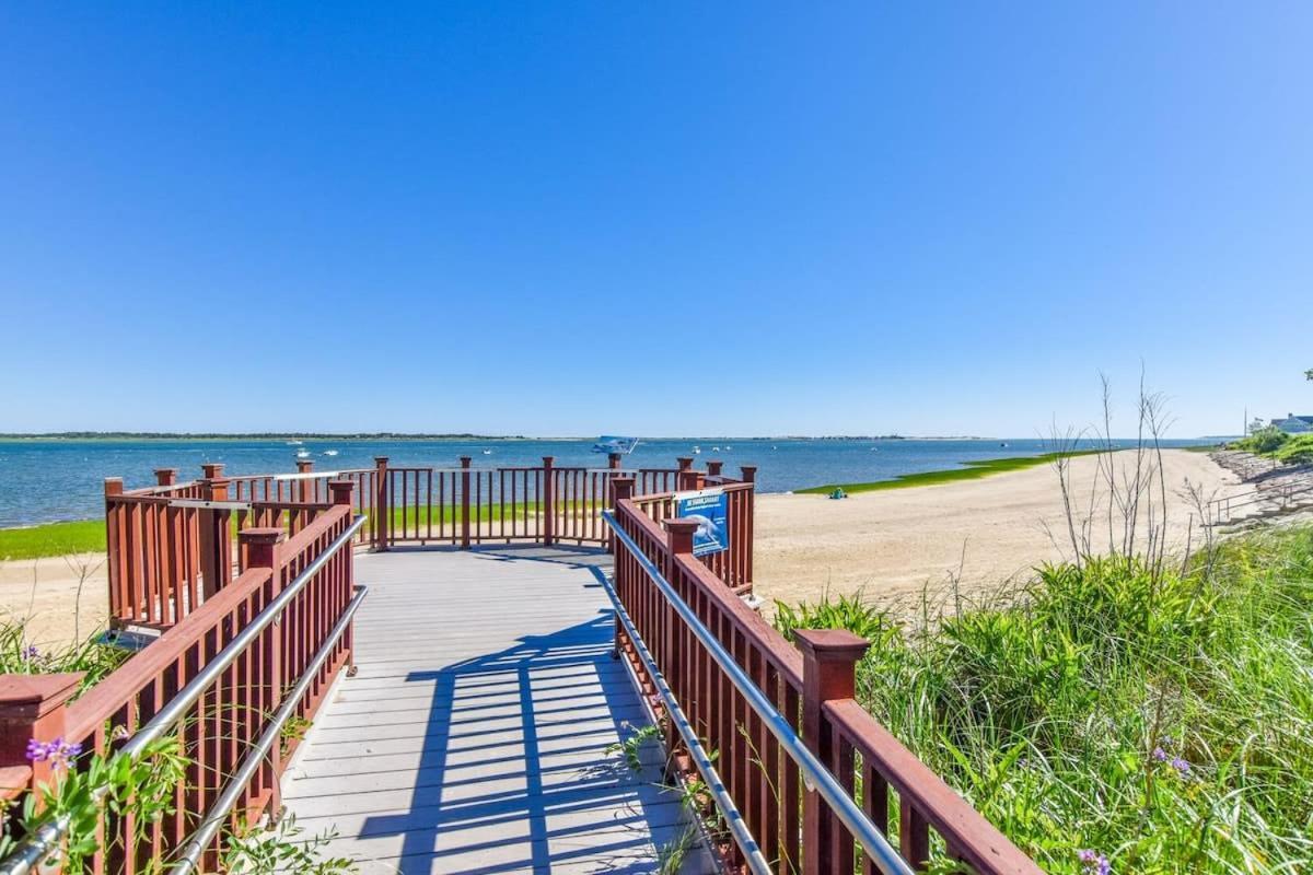 New Fire Pit Area & Central A C Villa Barnstable Exterior photo